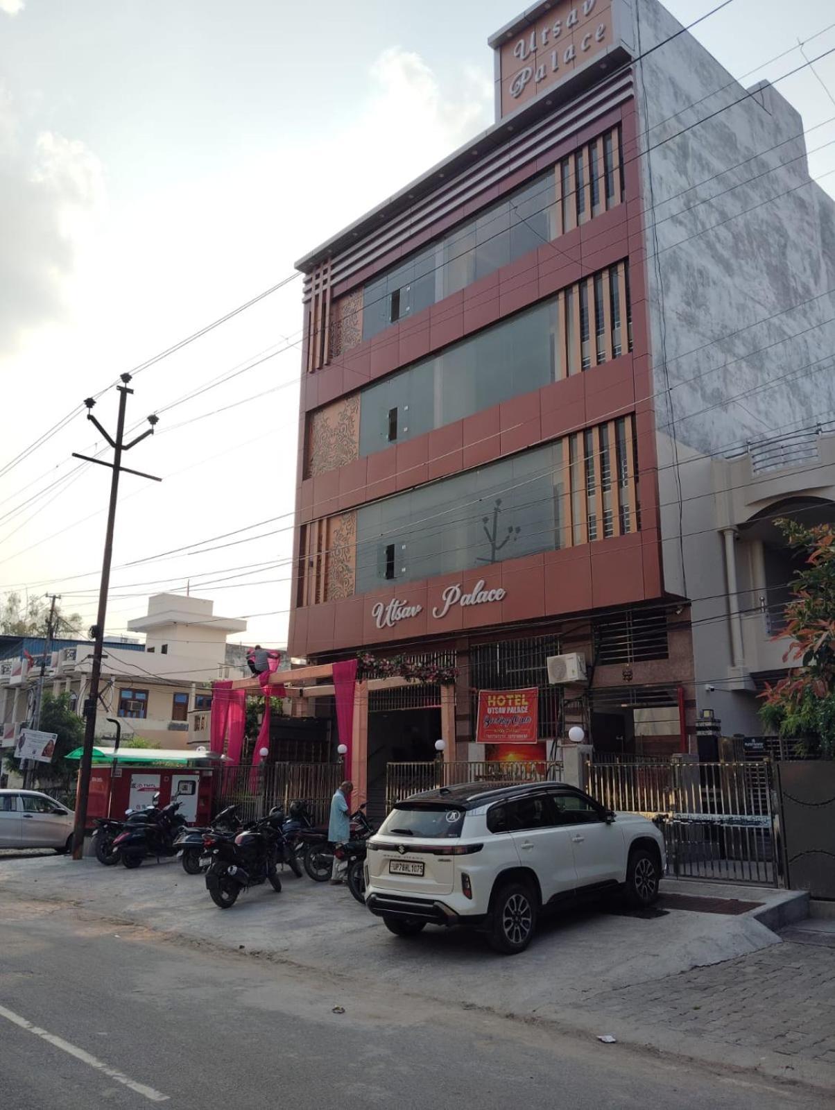 Hotel Utsav Palace Канпур Экстерьер фото