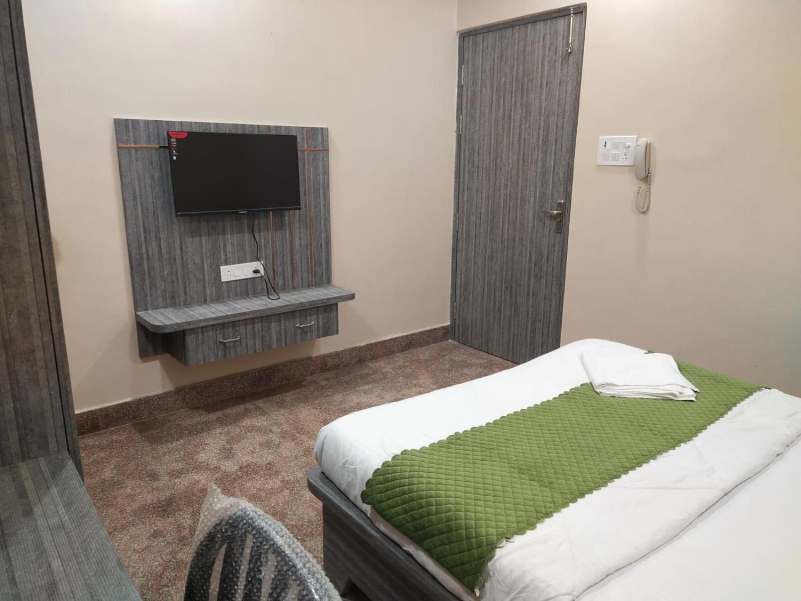 Hotel Utsav Palace Канпур Экстерьер фото
