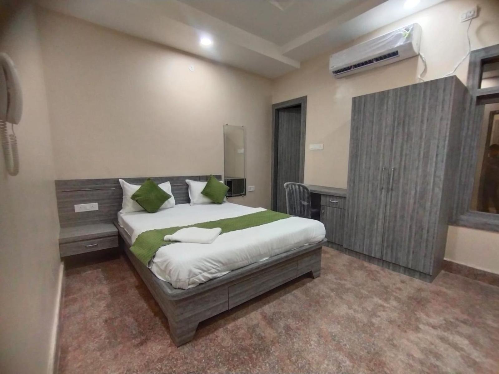 Hotel Utsav Palace Канпур Экстерьер фото